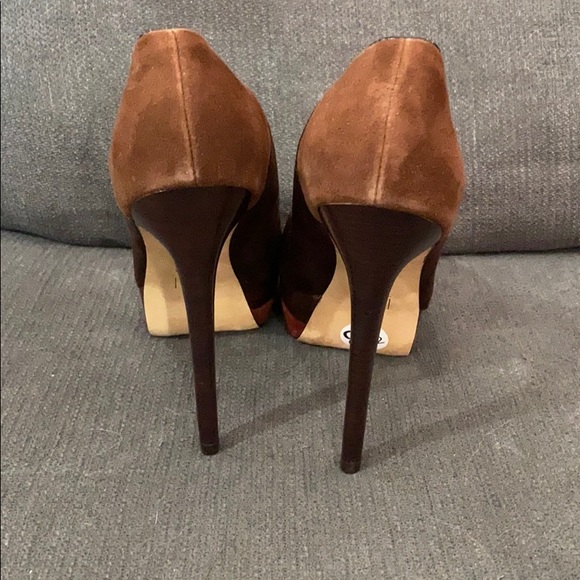 Sky high suede platform pumps!!  GORGEOUS - Picture 2 of 8